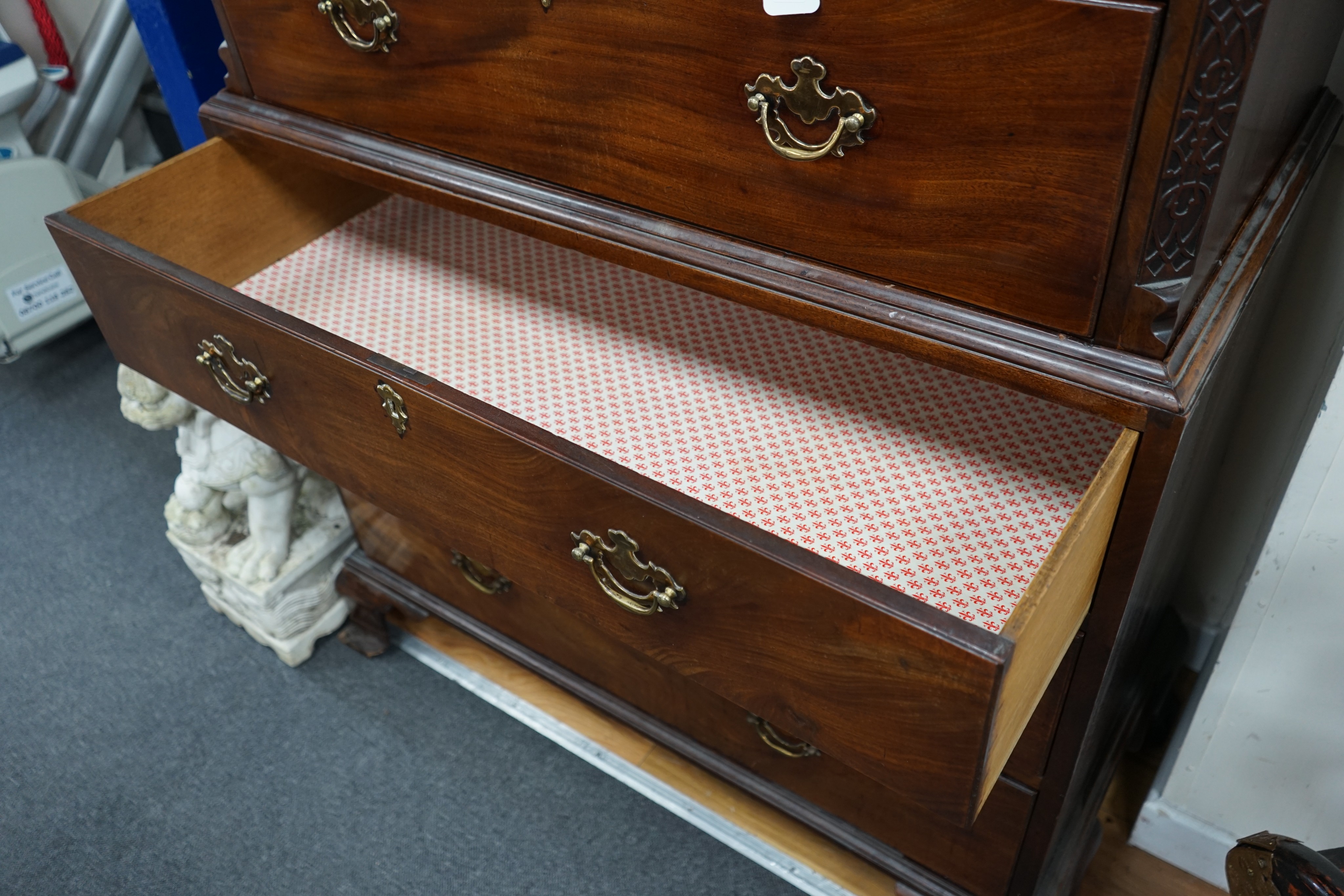 A George III mahogany chest on chest, width 112cm, depth 55cm, height 209cm